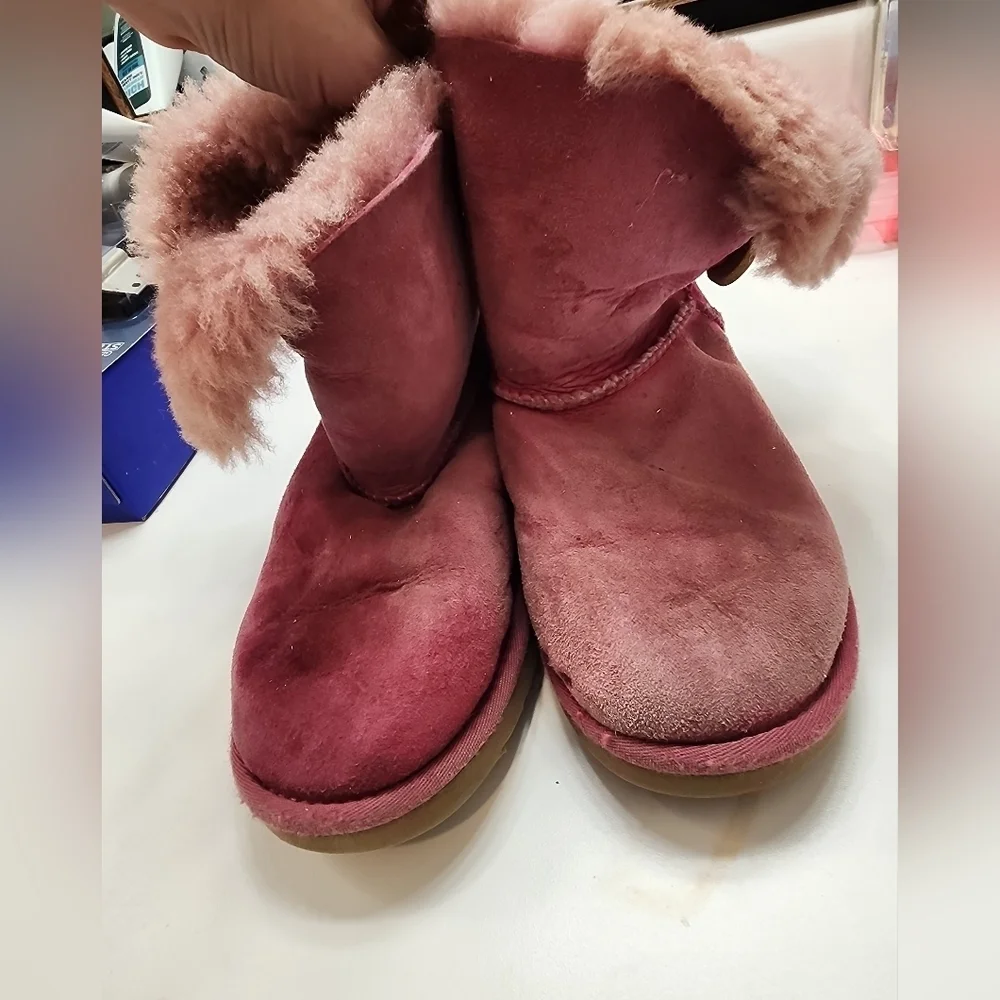 UGGS Girls Size 2 Dark Pink Winter Boots